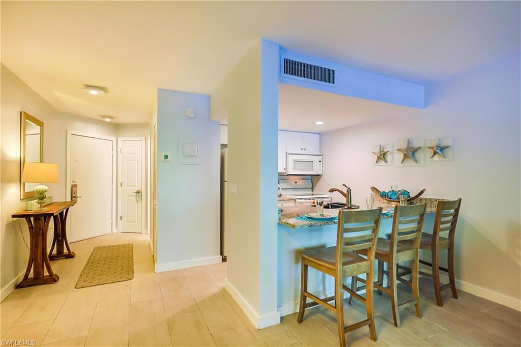 TENNIS VILLAS - Residential