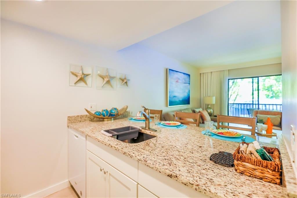 TENNIS VILLAS - Residential