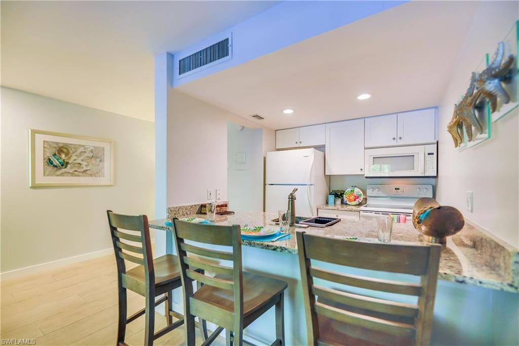 TENNIS VILLAS - Residential