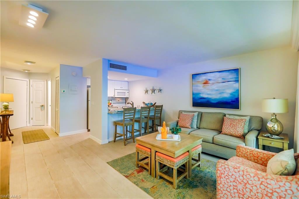TENNIS VILLAS - Residential