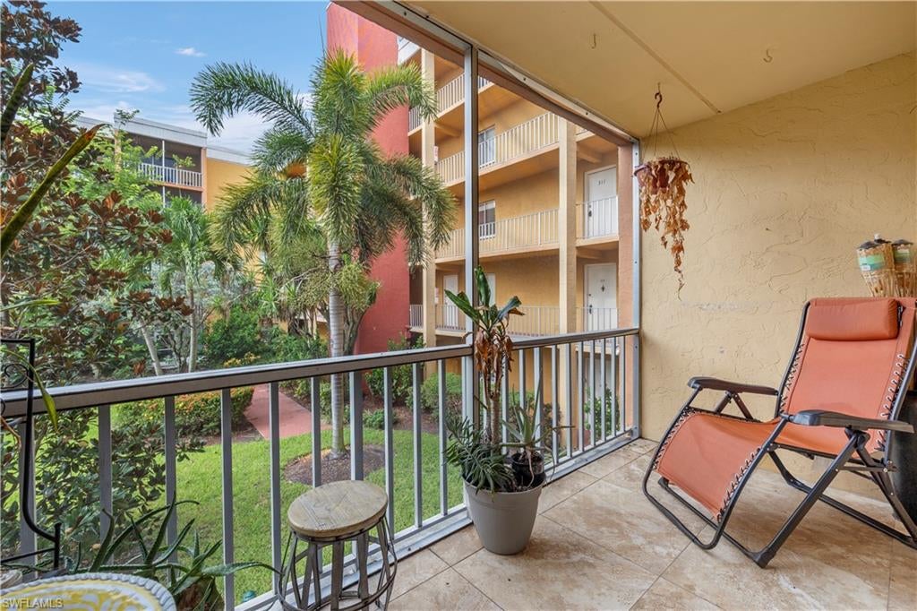 TOWERS CONDO - Residential