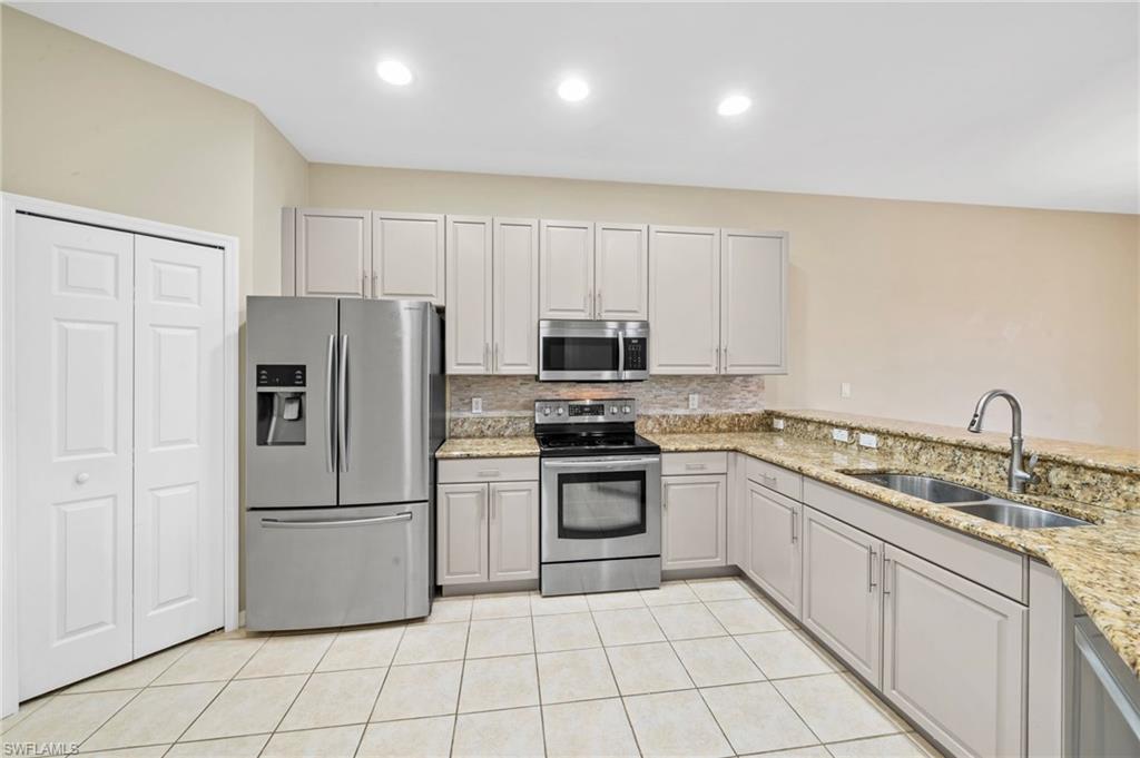 SUMMIT PLACE - Residential