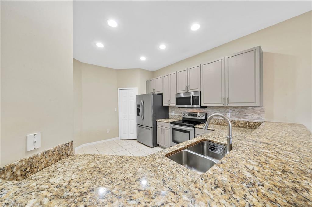 SUMMIT PLACE - Residential