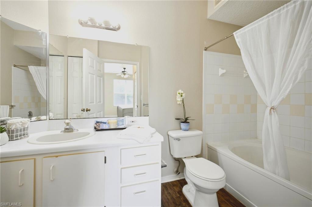 ROYAL GREENS - Residential
