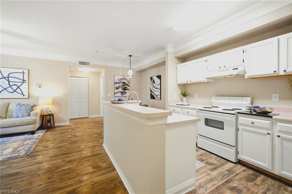 ROYAL GREENS - Residential