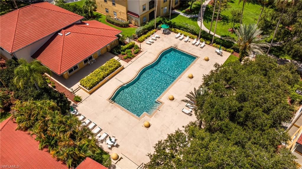 ROYAL GREENS - Residential