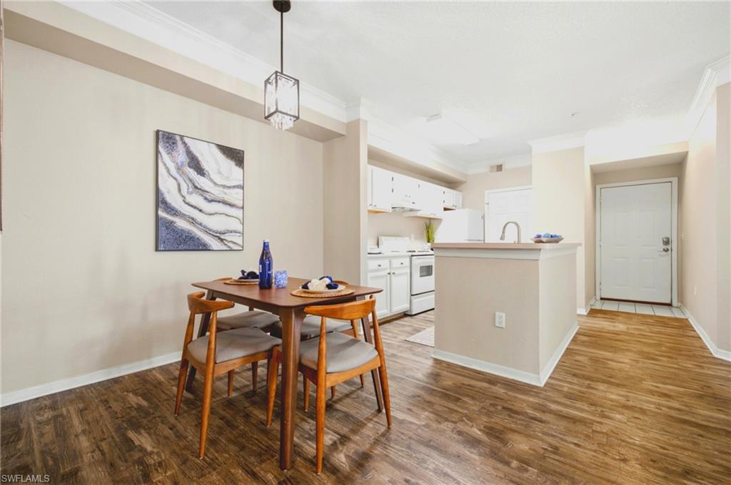 ROYAL GREENS - Residential