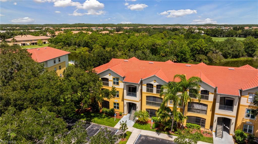 ROYAL GREENS - Residential