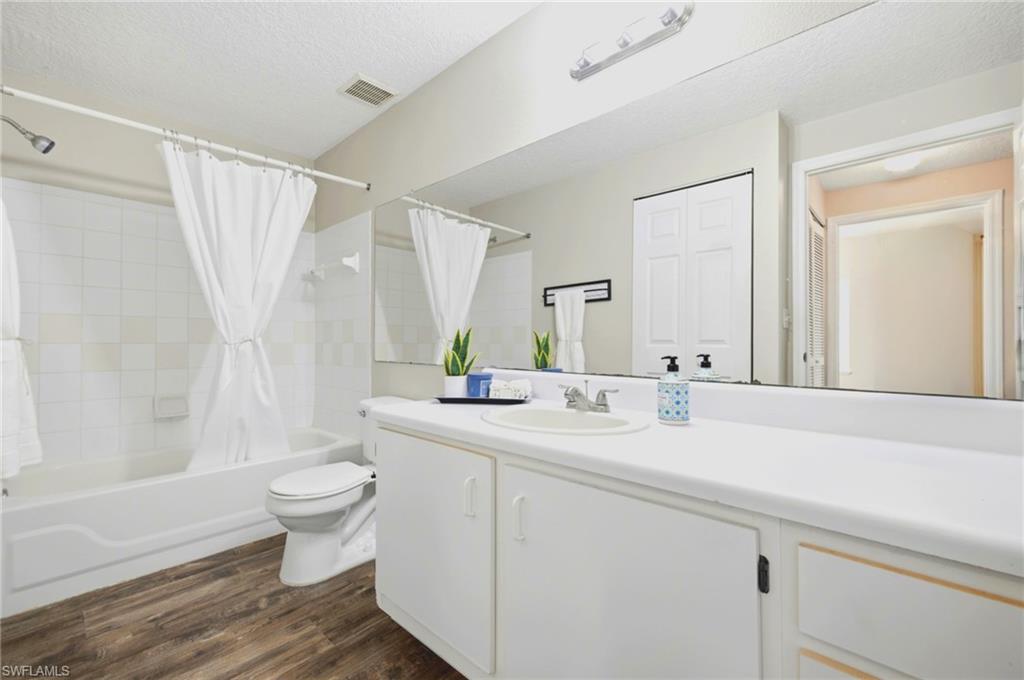 ROYAL GREENS - Residential