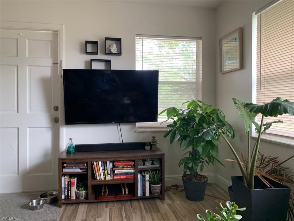 NAPLES VILLAS - Residential Lease