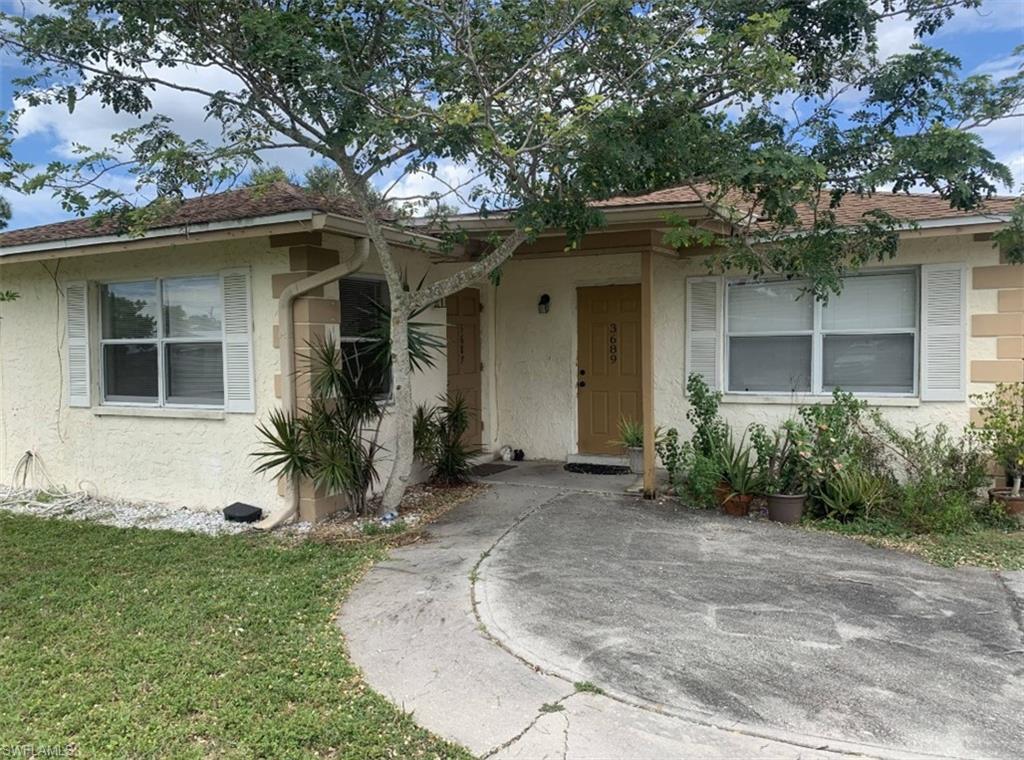 2 BED / 1 BATH DUPLEX ** PET FRIENDLY **ANNUAL LEASE - MOVE IN READY ON 11/1/26** NO HOA ** APP/SCREENING REQUIRED. This beautiful 2 bed, 1 bath, duplex has been renovated to include large island, open floor plan, upgraded quartz countertops & new cabinets, luxury vinyl flooring and more! Situated on an oversized corner lot, there is a nice area in the backyard to enjoy, as well as multiple parking spots. This home is located in a nice, quiet neighborhood with tons children.. right near the heart of Naples. Close to I-75, restaurants, and shopping, this one has it all. Located just a short drive from the gorgeous beaches of Naples!

***First, last, and security deposit required***

***Pets OK with additional deposit***