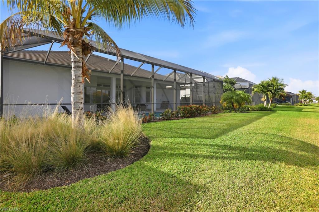 ESPLANADE LAKE CLUB - Residential