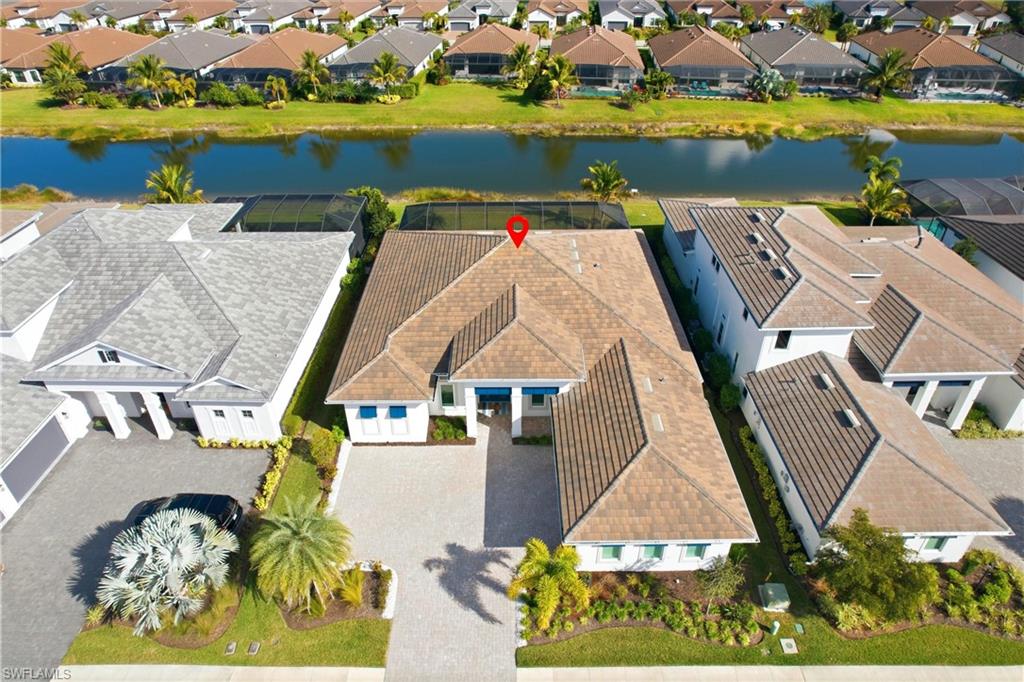 ESPLANADE LAKE CLUB - Residential