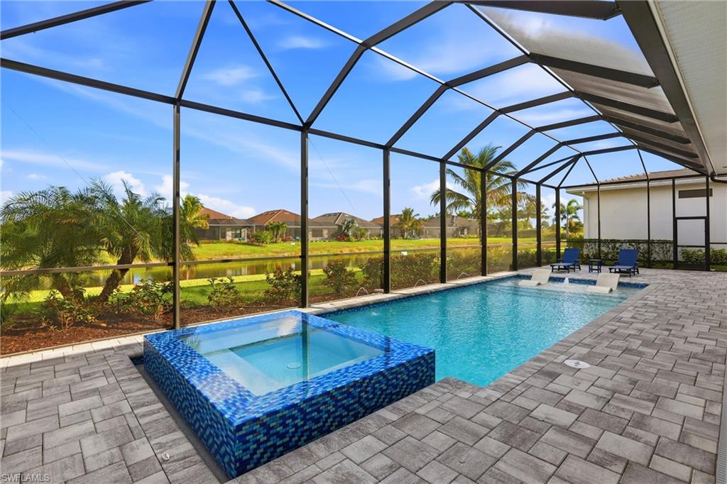 ESPLANADE LAKE CLUB - Residential