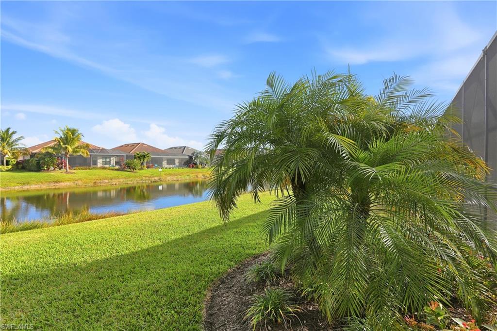 ESPLANADE LAKE CLUB - Residential