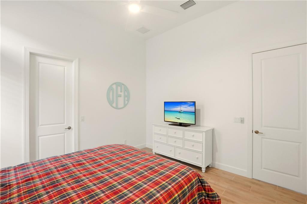 ESPLANADE LAKE CLUB - Residential
