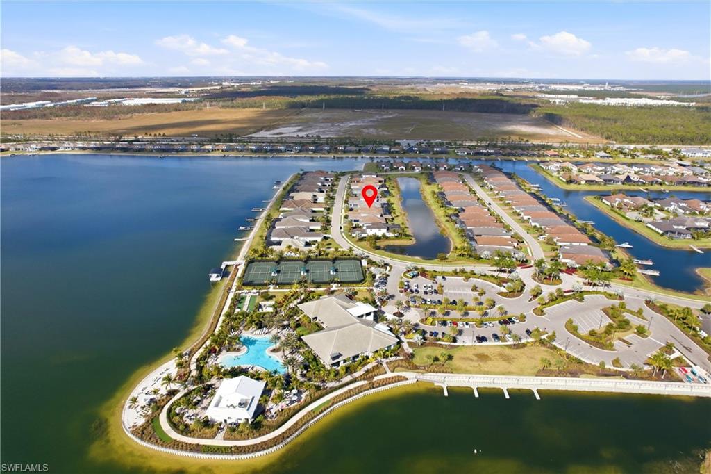 ESPLANADE LAKE CLUB - Residential