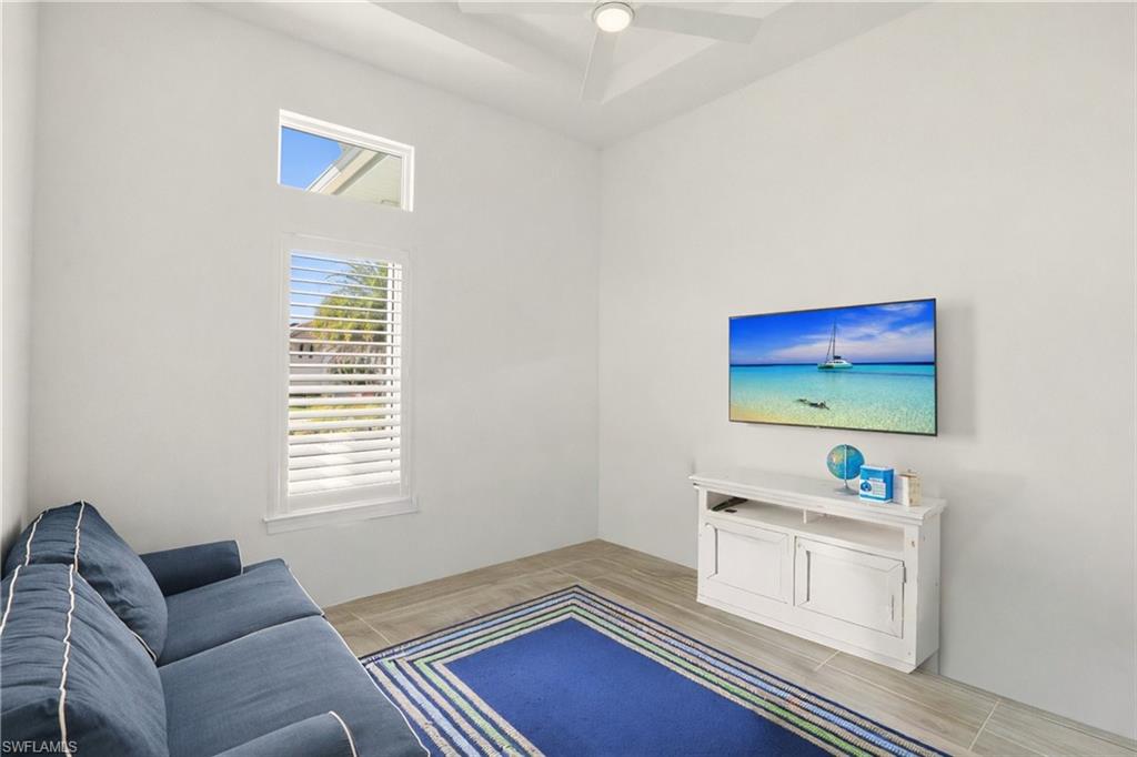ESPLANADE LAKE CLUB - Residential