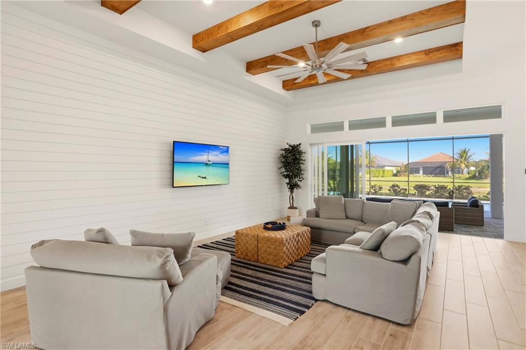 ESPLANADE LAKE CLUB - Residential