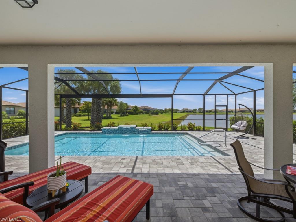 HAMPTON LAKES - Residential