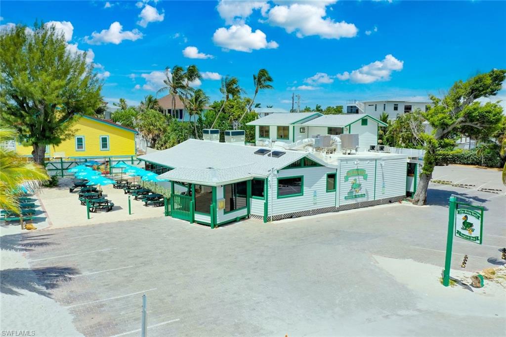 TENNIS VILLAS - Residential