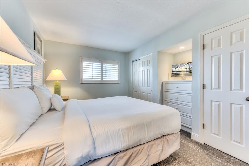 TENNIS VILLAS - Residential