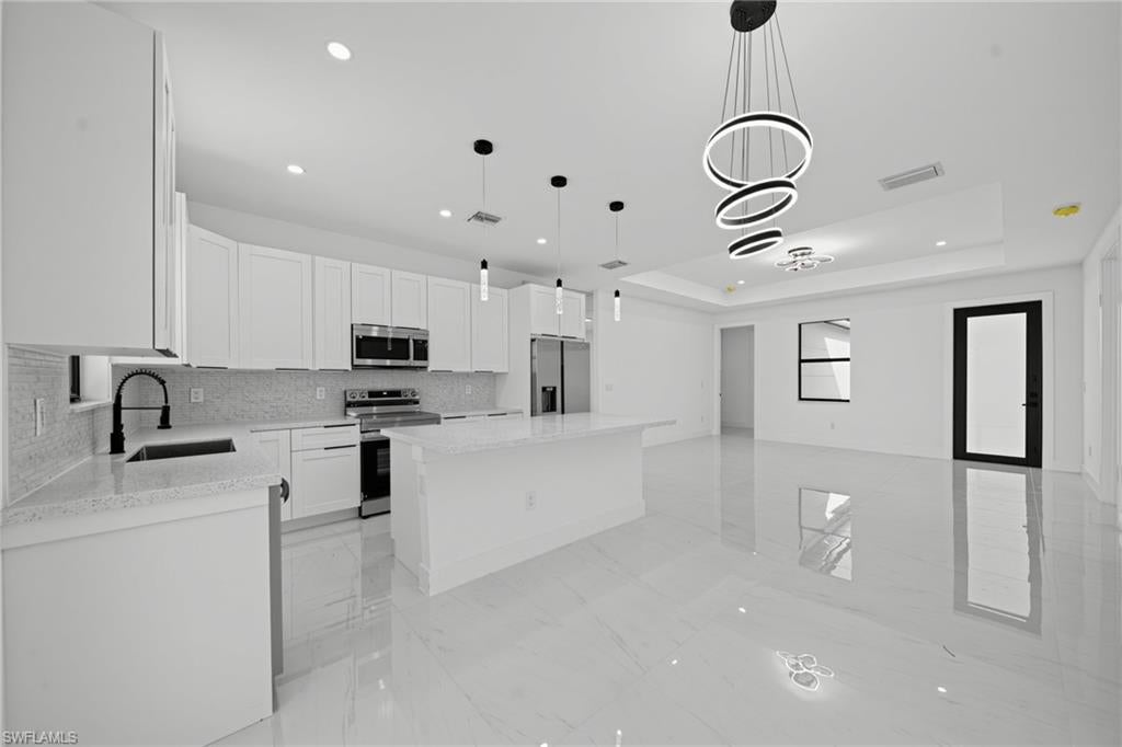 GOLDEN GATE ESTATES - Residential