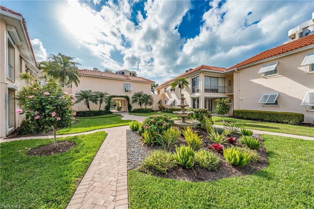 HOLLY GREENS VILLA - Residential