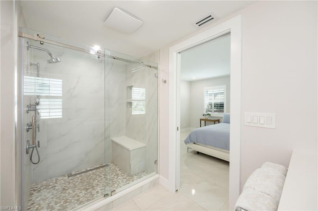 HOLLY GREENS VILLA - Residential