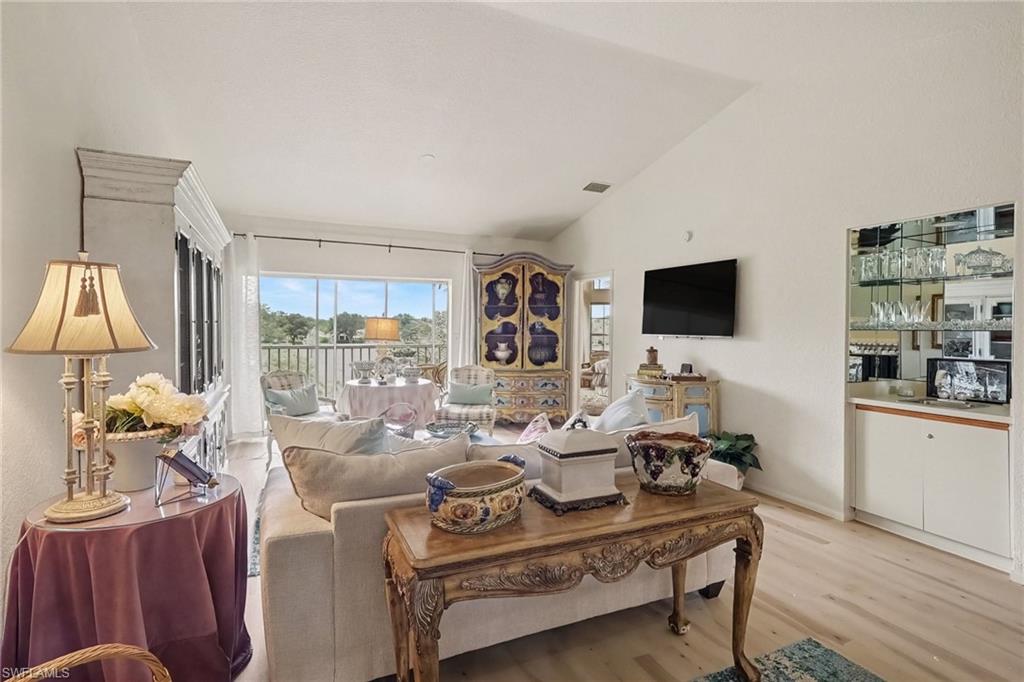CHARDONNAY - Residential Lease