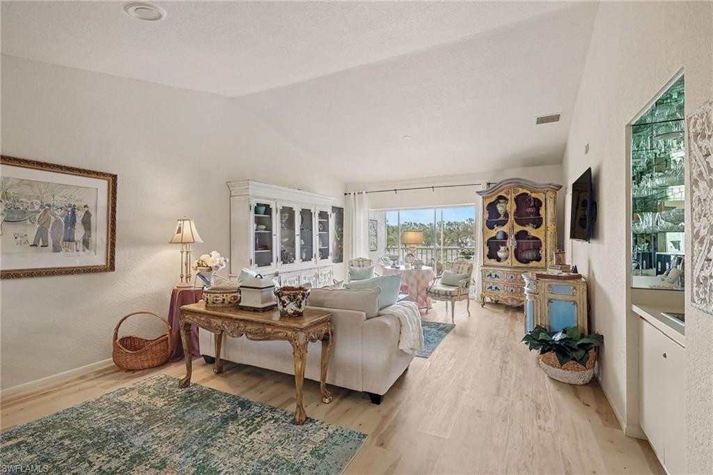 CHARDONNAY - Residential Lease