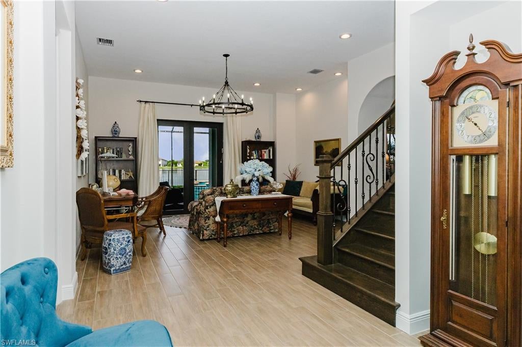 MAPLE RIDGE - Residential