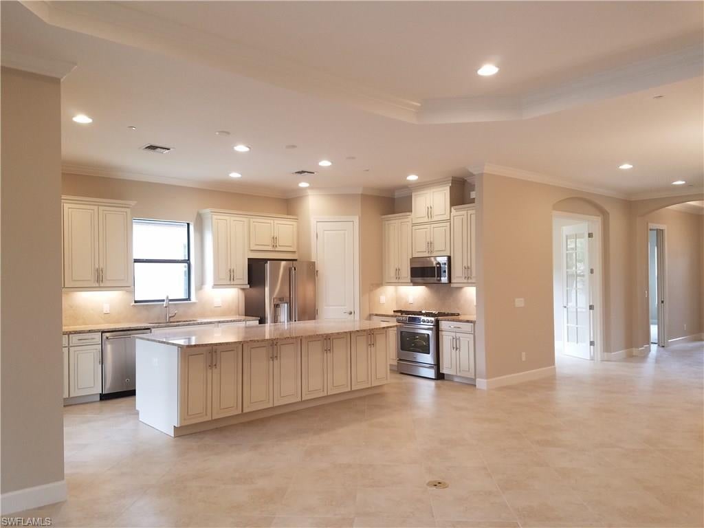 PEBBLE POINTE - Residential