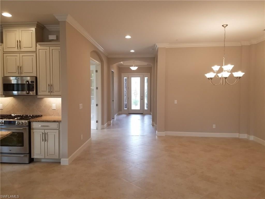 PEBBLE POINTE - Residential