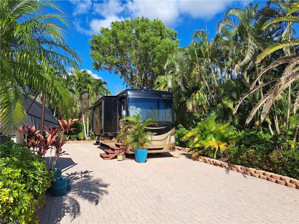 PELICAN LAKE RV RESORT - Land