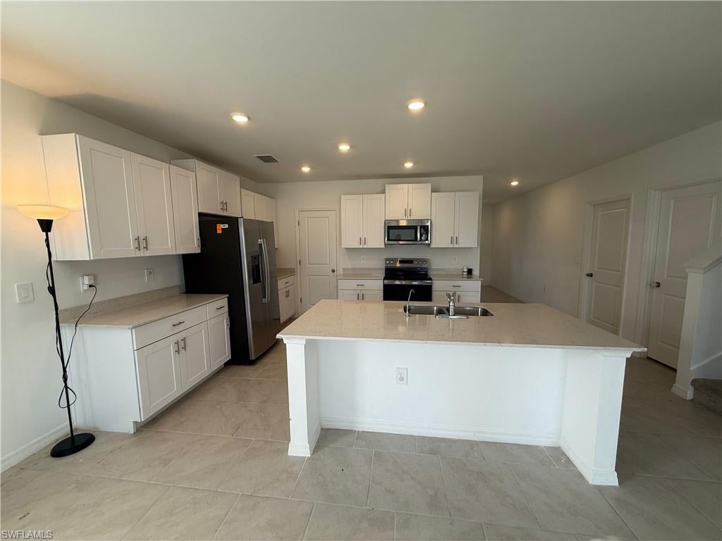 SAVANNA LAKES - Residential Lease