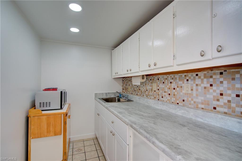 COUNTRY CLUB ESTATES CONDO - Residential