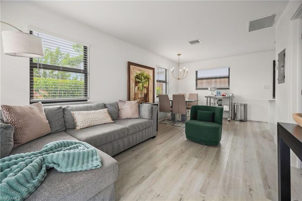 NAPLES PARK - Residential Income