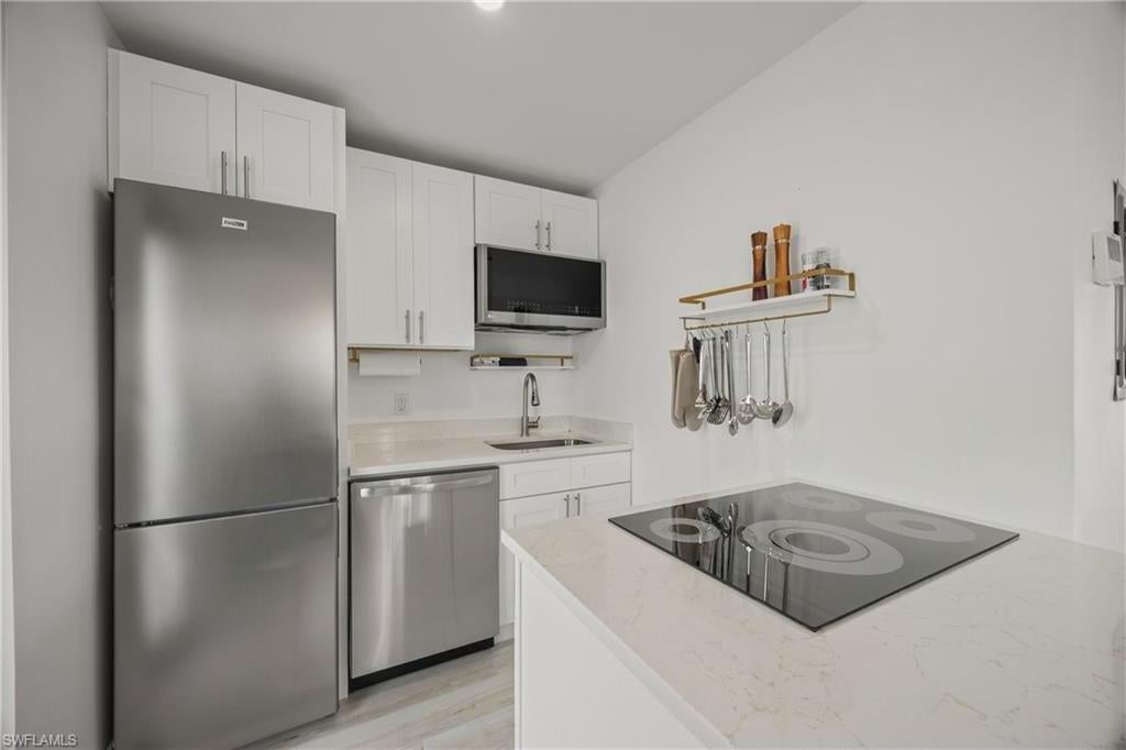 NAPLES PARK - Residential Income
