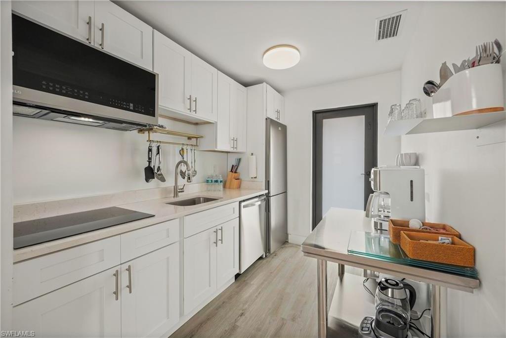 NAPLES PARK - Residential Income