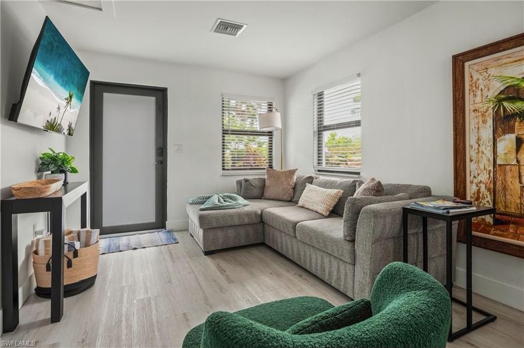 NAPLES PARK - Residential Income