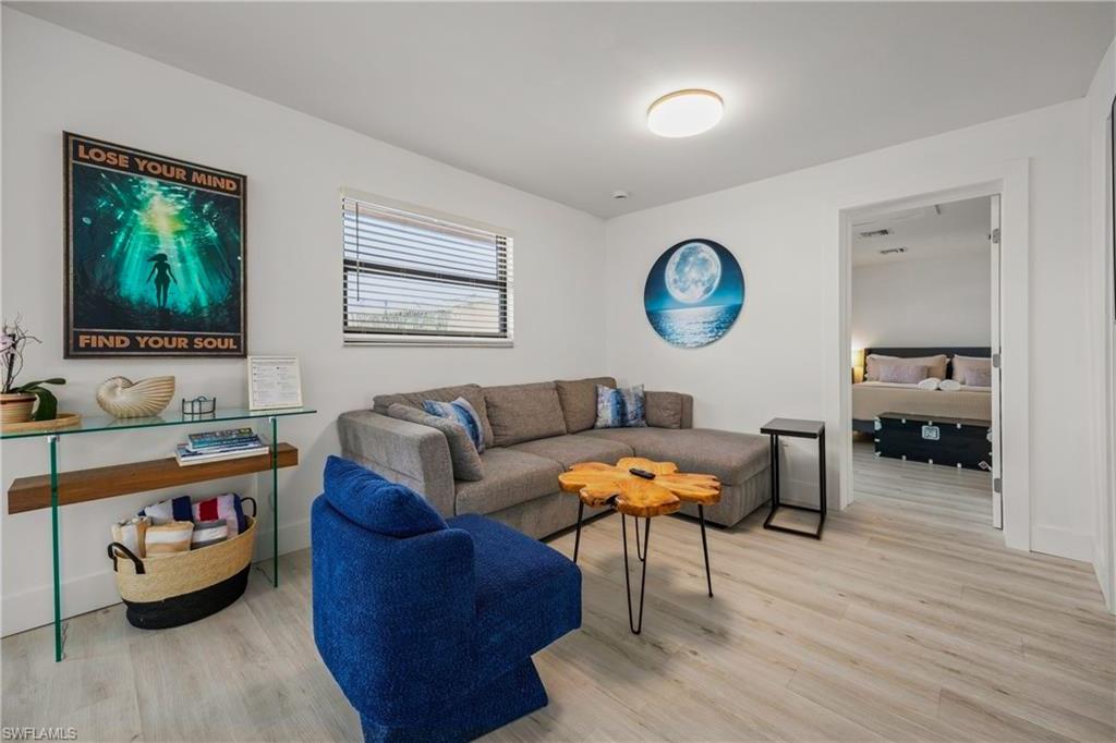 NAPLES PARK - Residential Income