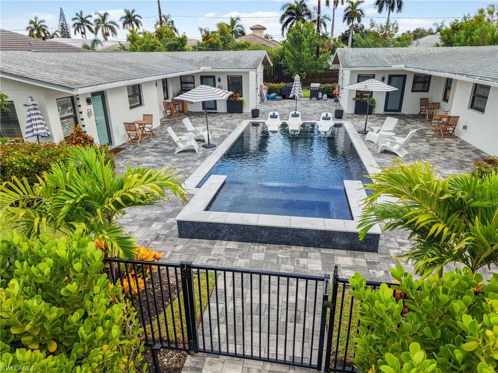 NAPLES PARK - Residential Income