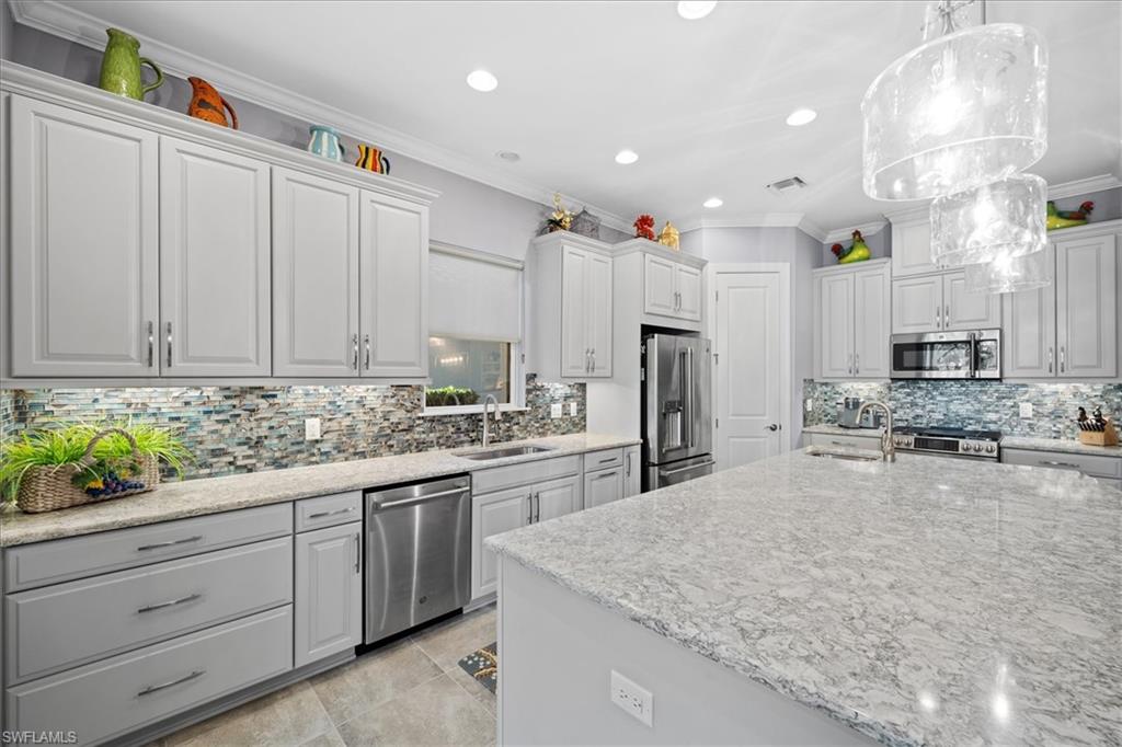 PEBBLE POINTE - Residential