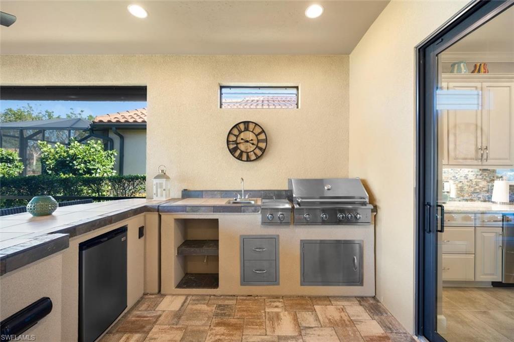 PEBBLE POINTE - Residential