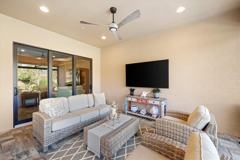 PEBBLE POINTE - Residential