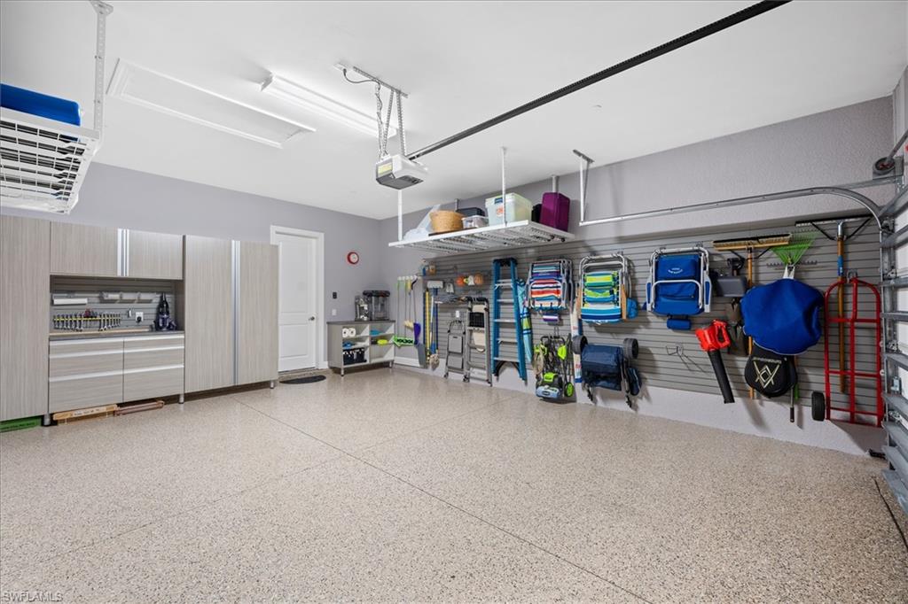 PEBBLE POINTE - Residential