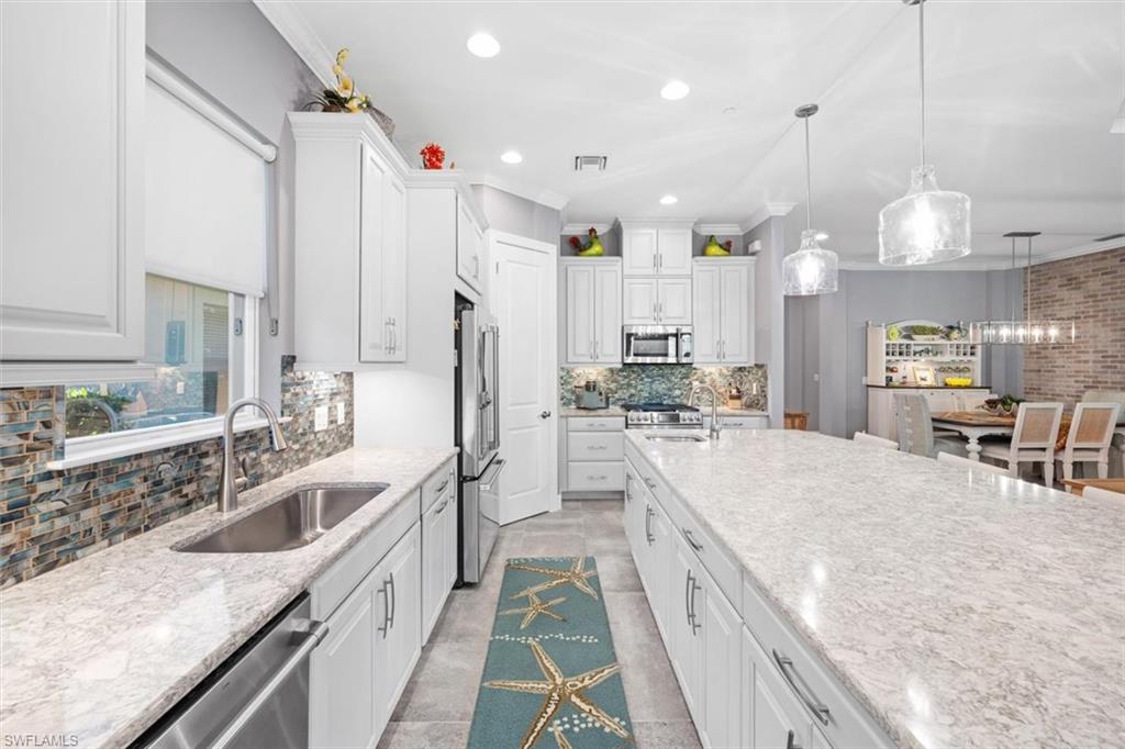 PEBBLE POINTE - Residential