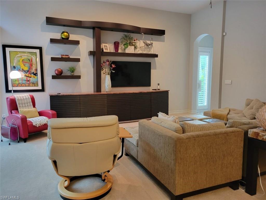 EDGEWATER - Residential Lease