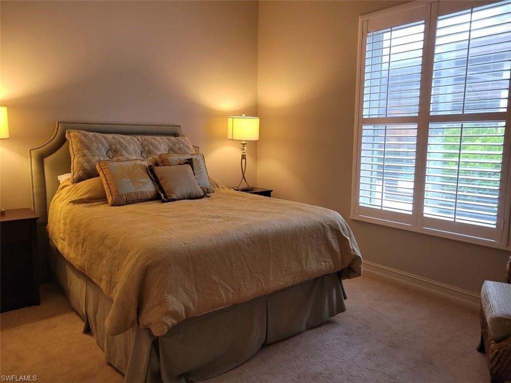 EDGEWATER - Residential Lease